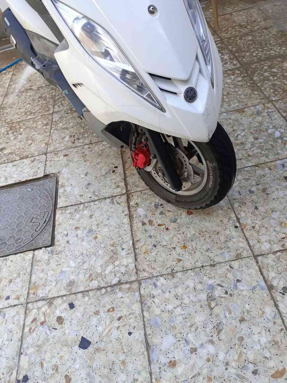 سلام عليكم اخواتي جي تي ار رمبه صار اسبوع دراجه ما يحتاج احجي اريد اروس اب جبلي حسب لقناعه لعنده لا يقصر ***********
