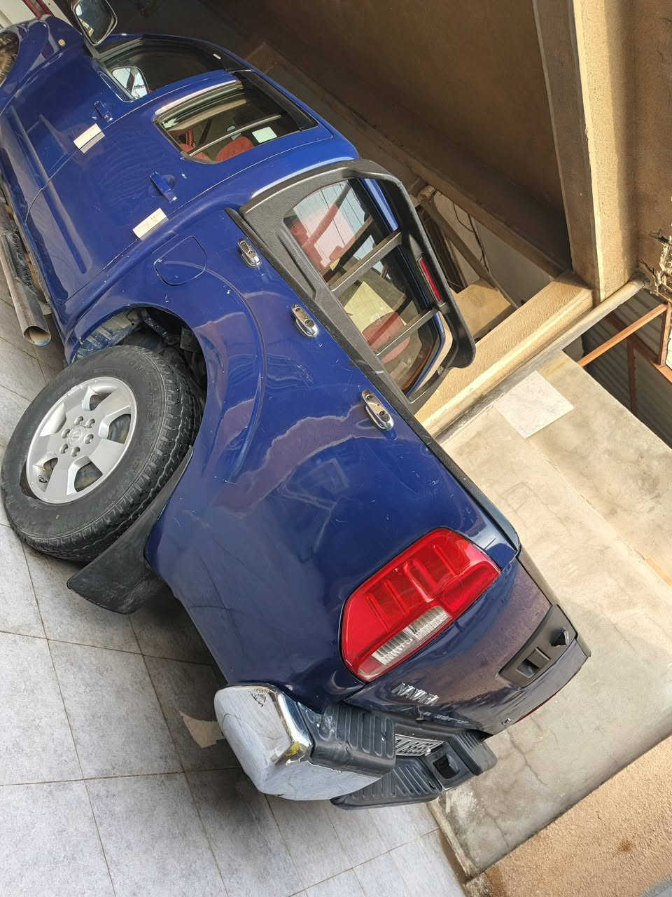 للبيع بيكم نيسان نيفارة 
كير عادي 
موديل 2008 
هزة جديدة رقم اربيل الدولي
 بسمي تحويل ثاني يوم
سيارة نضيفة كشرهة نضيف 
مكينة مفتوحة 
صدر جديد زوجين تايرات جدد 
شاشة أندرويد أصلي 
تبريد ثلج ❄
دوسات جانبية 
اشاير بلمري 
ديالئ بعقوبة 
السعر 88
الرقم ***********
