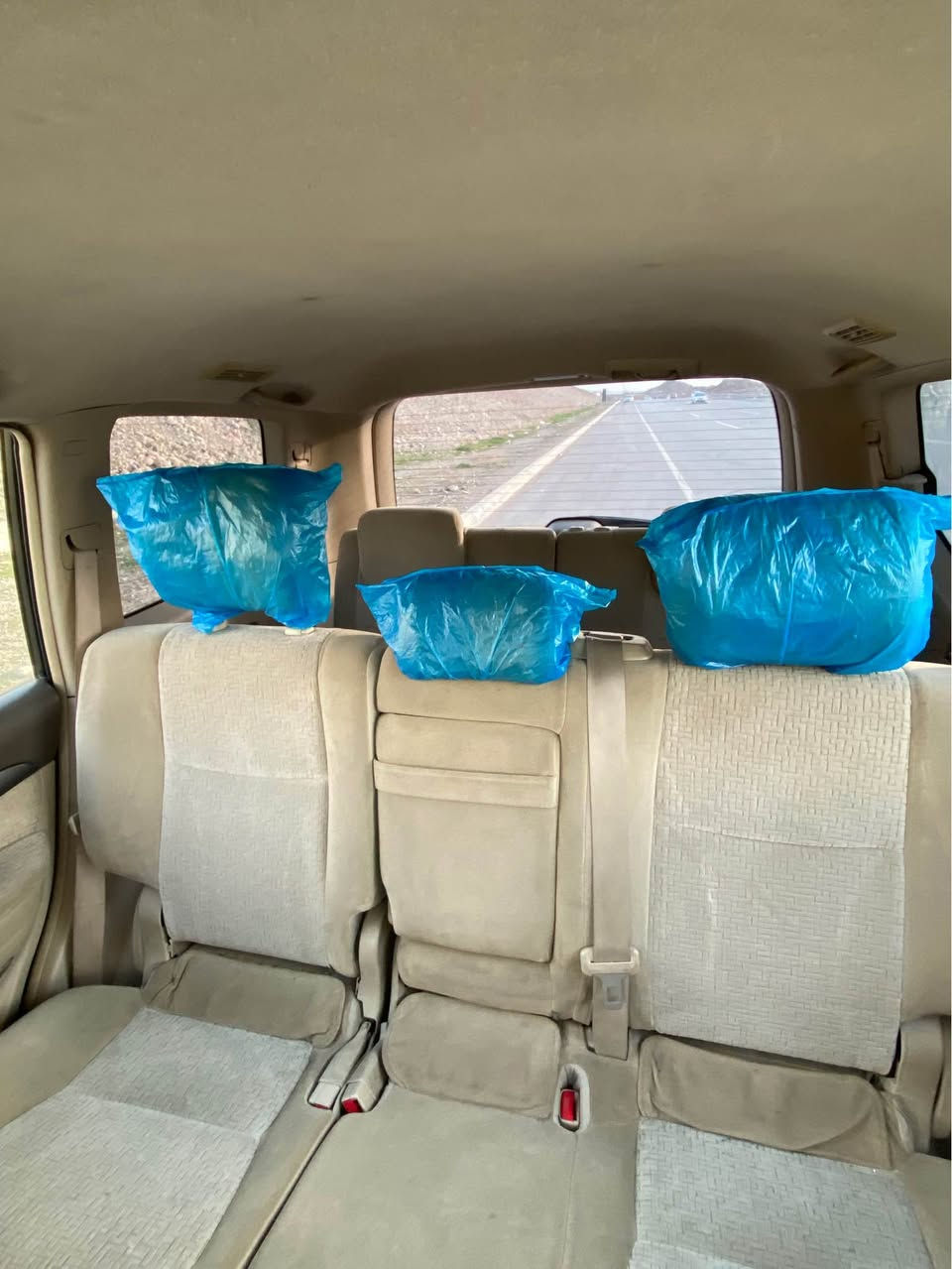 محرك 2700
ماشية 271 km
عليها منظومة غاز 
حدادية جديدة شرط
تايرات تخم جدد
ادامة كاملة للمحرك
السيارة مصبوغ بنيدها اثر الجراد وكذالك جارد ممصبوغ صح وكذالك بيها شبرين ونص بالقمارة بس ممصبوغ 
وبيها شاشة مال لاند الحديث مشدوده عليها السيارة مصروف عليها 
رقمها اربيل الدولي شرط التحويل 
مكاني اربيل 
سعرها 145 وبيها مجال بسيط
*********** أربيل, العراق
