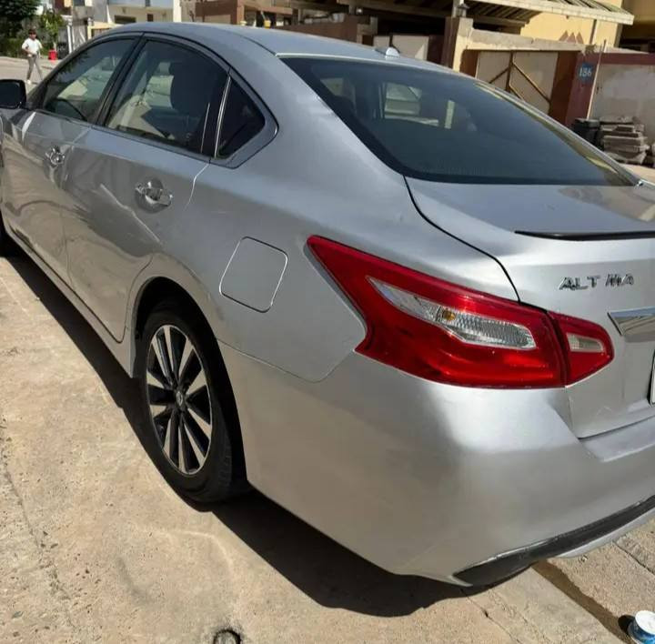 السلام عليكم 
نيسان التيما 
رقم اربيل
موديل 2017
مواصفات SL
كير محرك بشرط
ماشية 110 ميل
ضررها صفحة نفر مع قبغ 
صندوق  5 قطع جبم كبس ارباك بس برده
صور الحادث مرفق مع منشور 
مكان السيارة بردةرش
السعر 108 وبيها مجال اشوية
للتواصل خاص او 
اسيا ***********
كورك *********** اكر, نينوى
