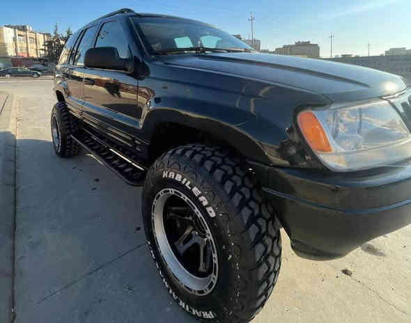 جیب گران چیرۆکی 2000 مواسەفات V8
غاز +بەنزین 
فول جەبەلی 
ئۆتوماتیک جام کارەبا 
کوسن جلد شاشە ئایپات سڵایت 
دۆسە ئاسن 
گێرو مەکینەو ئەکسلو دەبڵ
 ئەکسلی بەشەرت سەیارەکە تو ویلە 

سعر لە کۆمێنت داوابکە ڕاستەخۆ بۆت دیت 📩 

٤تایەی جەبەلی لۆکی لەژێرە 
کەمل بۆیاخە بەڵام زۆر زۆر جوانو پاکە 

ژمارەی خاوەنی 
***********
