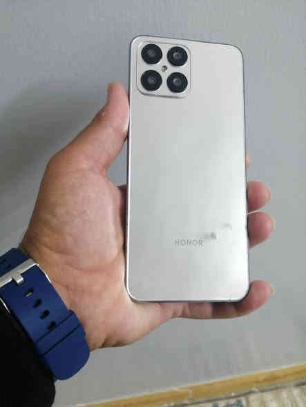 هونر  X8  جهاز جديد شحن تايب سي جهاز نظافه ١٠٠ بلا ١٠٠ اذاكره ١٢٨ رام ٨ السعر ٧٥ وبيه مجال *********** كركوك
