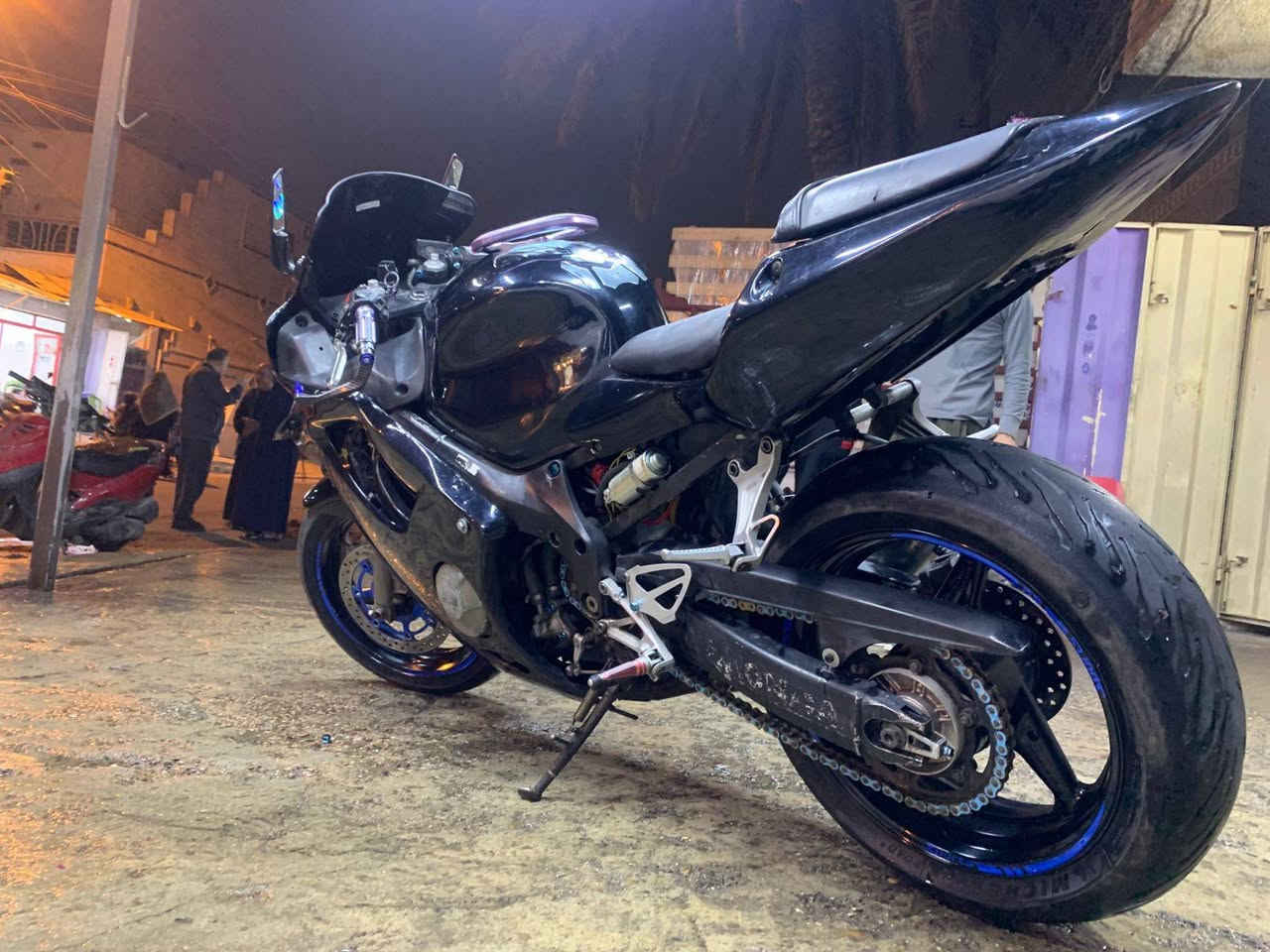 السلام عليكم ، افوراي مكينة مكفولة صوت ونفخ وحماوه
مفتوحة مرة وحدة💕.
دسكات امامي خلفي جديد✅.
يدات بريك رياضي اصلي✅.
اكزوز رياضي✅.
وشوم كفرات خفيفة✅.
تايرات جدد وكالة💙.
الدراجة عليها ادامة من دهن وفلتر ومي راديتر اصلي وبلكات NGK من الوكالة✅.
يدات رياضي✅.
موي خفاش اصلي رياضي قلاب✅.
زنجيل جديد وكالة✅.
الدراجة ماعوزها بس سايق كلش نظيفة ما شاء الله💙.
كيرها مكفول✅
 عقل كفالة عامة💙.
بريكات كله ع طخه💙.
يعني الدراجة متصرف ربع عليها حته بانزين محسن بيها😂💙،
السعر اتصل💙.
المكان بغداد
الرقم : *********** اتصال واتساب ورصيد موجود💙.
