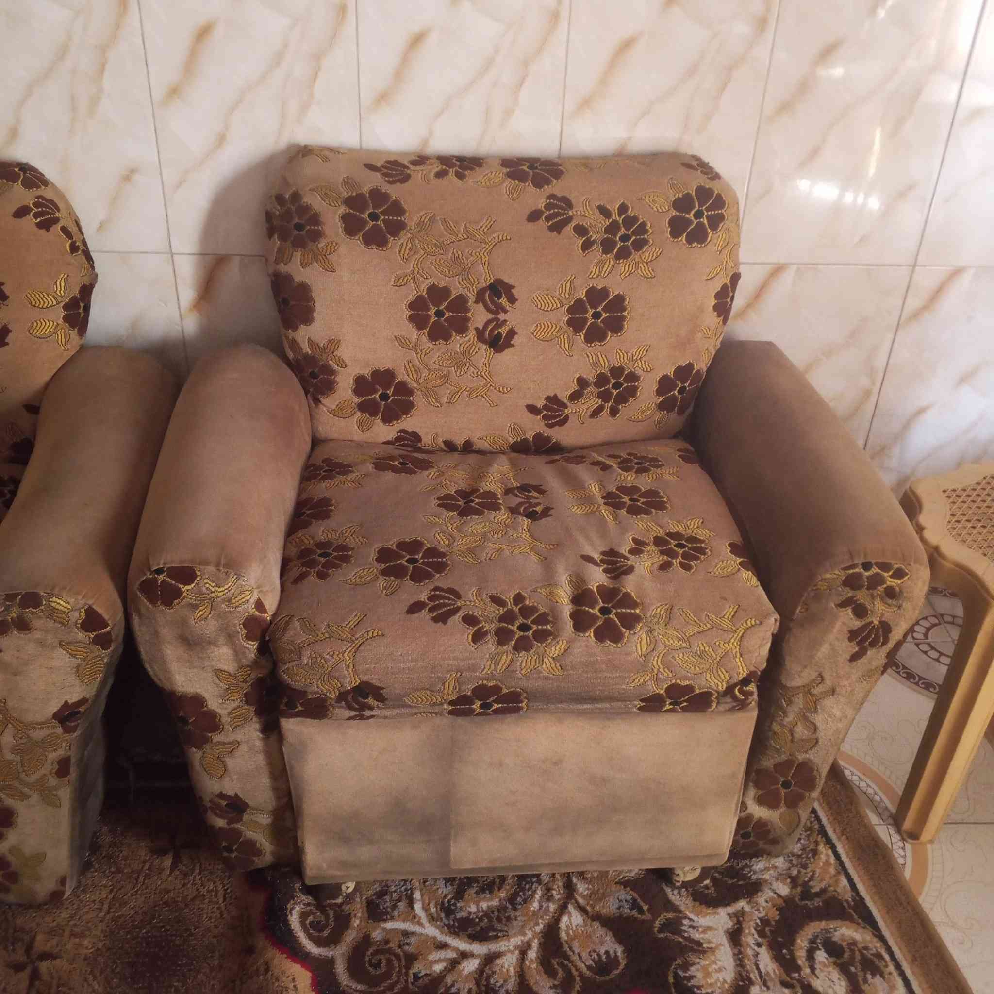 السلام عليكم تخم للبيع نضيف متكون من قنفتين كبار و اربع كراسي السعر 250 وبي مجال العنوان محاويل /ابو سديرة للتواصل على الخاص


**إذا كنت صاحب هذا الإعلان وتريد حذفه لأي سبب، رجاءا أرسل رسالة إلى الدعم الفني**