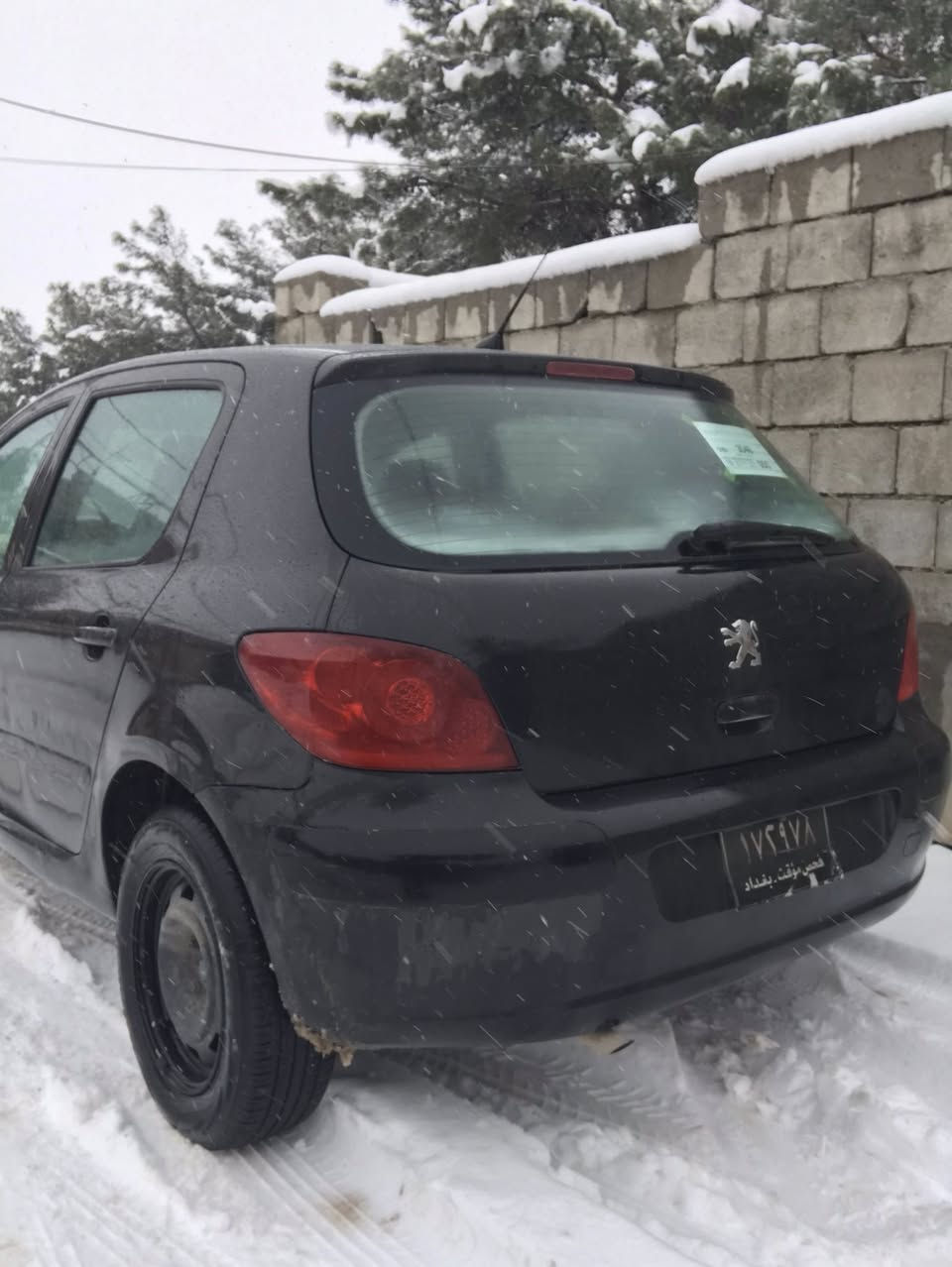 سه ياره بيجؤ فه ره نسى ٣٠٧
مؤدئيل ٢٠٠٦ ئارمى پلاستيك هه ولئير

گئيرو مه كينه به شه رت 

ده عمو لئيدراوى نييه 

خه له لى كاره باى نييه له سه ر ساغى كامل بؤياخ 
***********
٣٩ گه لاو معامه له
