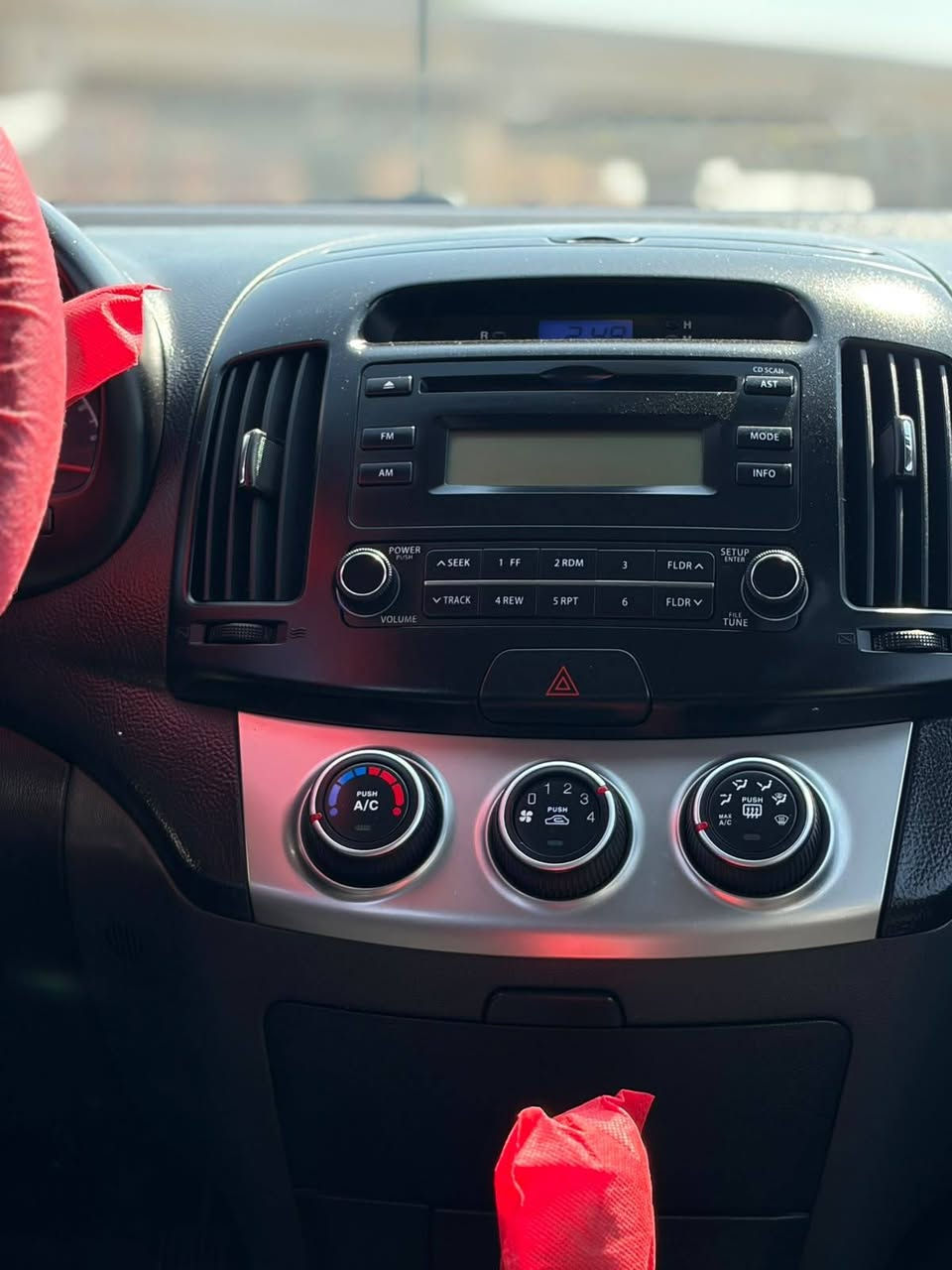 Elantra HD 
2019
 highline
أعلى فئه ( فتحه سقف و اتنين ايرباج و تحكم طاره و چنط و فرامل abs) 
فبريكا بالكامل معادا مرمه في رفرف
عداد ١٤٥ الف كيلو صيانات توكيل بالفواتير 
رخصه سنه مرور القاهرة الجديدة
السياره بحاله الزيرو
مكان المعاينة مصر الجديده
#متاح_تقسيط بنوك وشريكات
٠١١١٦١٢٢٠٤٢
010 12374747 
٠١٥٥٤٢١٨٦٧٠ القاهرة, مصر


**إذا كنت صاحب هذا الإعلان وتريد حذفه لأي سبب، رجاءا أرسل رسالة إلى الدعم الفني**