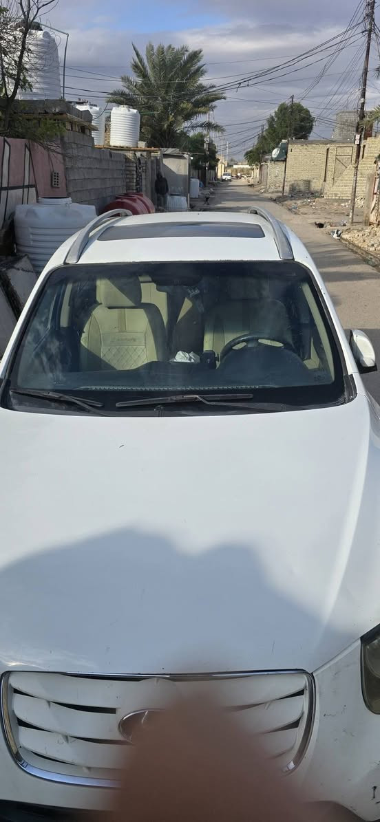 السلام عليكم سنتافي موديل ٢٠١١ فول خليجي مكينه من اشغل الصبح بيه صوت رواجز تخم تاير جديد باتري جديد صدر جديد مكينه (٦) السعر ١٤٦ وبيه مجال مابيه لا ضربه ولا صبغ ولا تبديل بيه شخوط مبينات العنوان بغداد النهروان رقمي ***********
