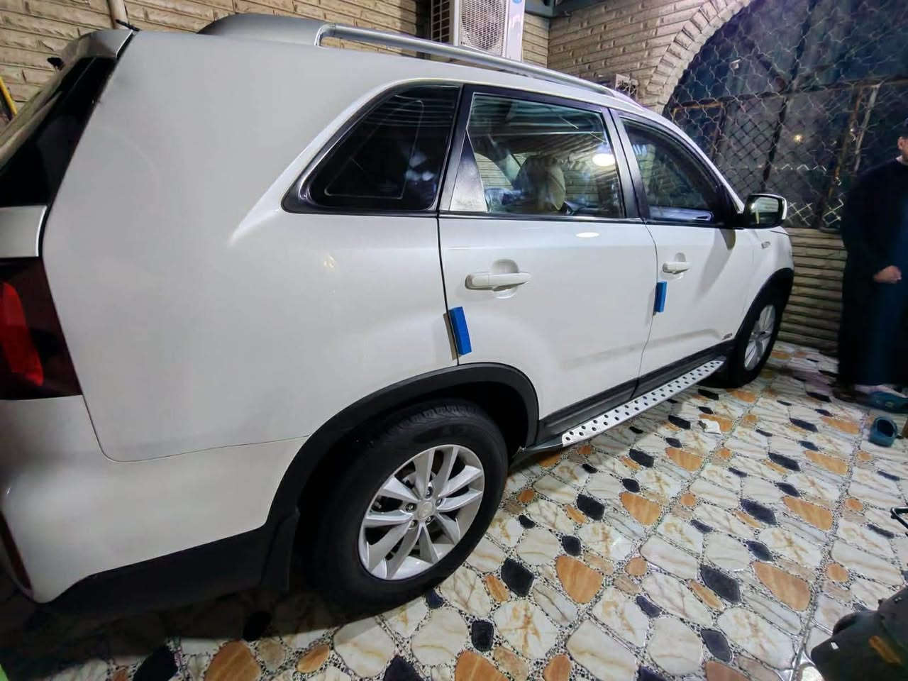 السلام عليكم بيع او مراوس حسب القناعة
سورنتو مديل ١٣ شكل ال١٥ خليجي ٦سلندر سبعة راكب مواصفات نص فول مرقم مداور ثاني يوم بيها ثلاث قطع تبديل اصلي نفس لون للإستفسار على الرقم ***********
