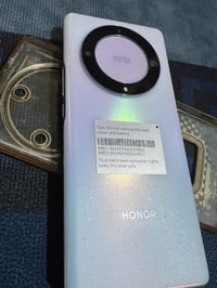 ا الهاتف هو Honor X9b. يتميز بتصميم الكاميرا الدائري المميز الذي تطلق ...