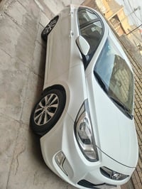 أكسنت ٢٠١٥ مكفولة من الصبغ فقط بارد (السونار مرفق مع الصور)  ماشية ٩٢ ...