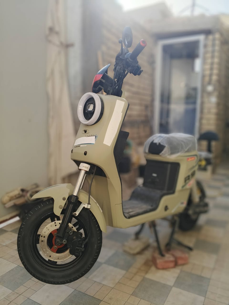 دراجه شحن نوع ار 9 ستهةباتري ملف1500 بلوتوث اشاير لدات لون صحراوي مودل26 زيرو السعر500 وبيه مجال حك الجيه الرقم***********
