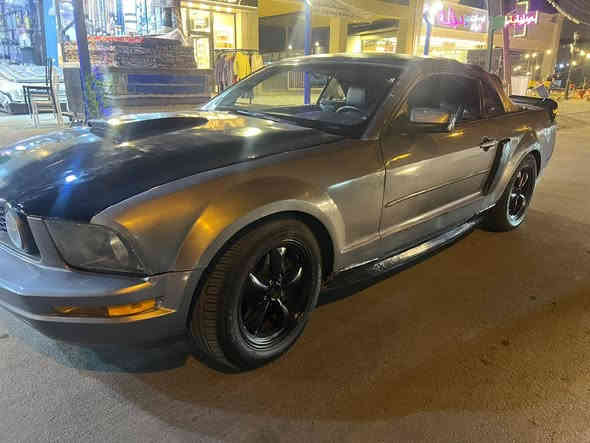 سلام عليكم شباب سياره موستك موديل ٢٠٠٧ بغداد سياره حولو بس بيه كير كايم مكينه جديده وسعر ٤٥ وبيه مجال *********** مكان السياره البياع
