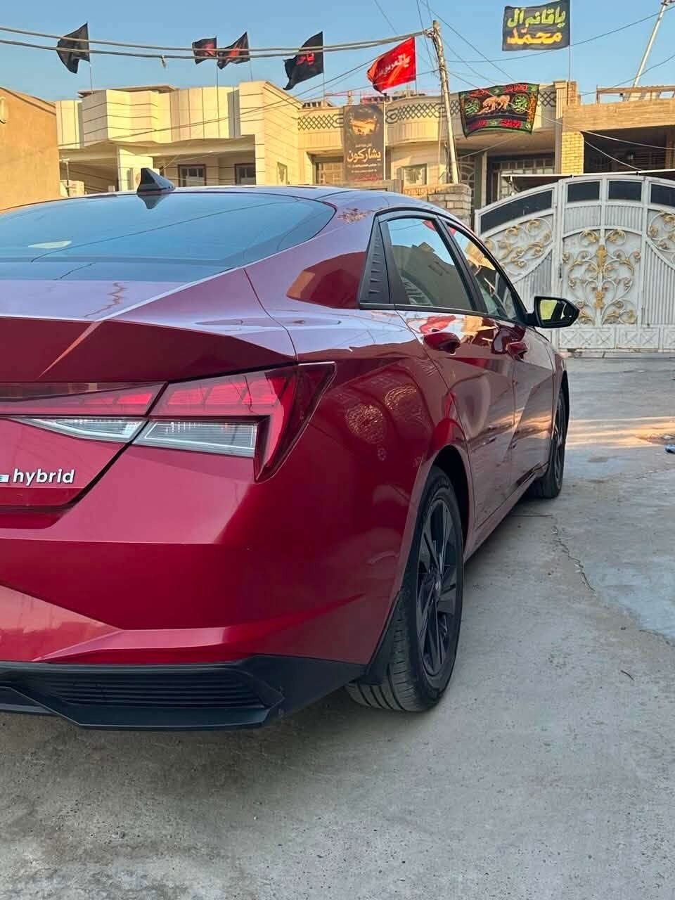السلام عليكم
النترا 2023 hybrid(blue) 
موصفات السيارة 
قياده ذاتيه 
تحديد مسار
مثبت سرعة
رادار امامي خلفي وجانبي
كشنات تدفئة الامامية
شاشة ابل كار بلي واندرويد اوتو 
شاشة اعطال دجتل 
سيارة هواي بيها موصفات حلوة
حادثه مثل ما موضح بل صور علماً ان السيارة ليبل واحد ولا قطعة مفتوحة البنيد فقط تصليح وبلعراق صار بيعا بارد شي قليل بلجنطة مثل ما موضح بلصورة والدعامية الخلفية مصبوغة فقط سيارة خير من الله محرك 1600 هايبرد تبريد خير من الله 
السعر 14.000$ 
للاستفسار اتصل على رقم 
***********
+تحويل ثاني يوم مباشرة
