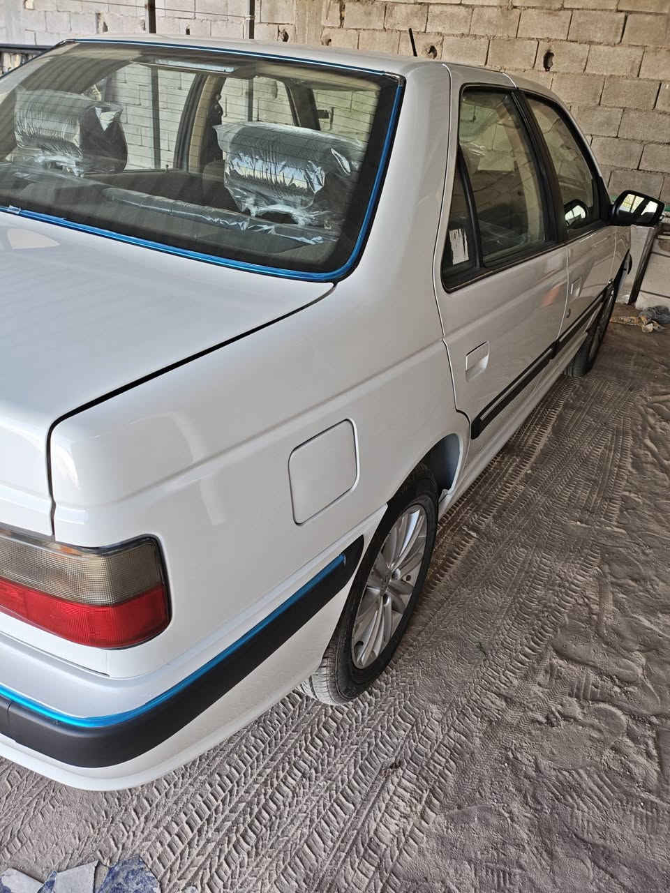 السلام عليكم بيجو بارس 25 ماشي 1000 حره باسمي الرقم 500 على المشتري بصره كفاله عامه *********** المكان ابو الخصيب السعر 90
