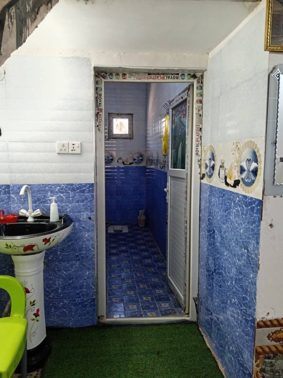 سلام عليكم دار للبيع حي العسكري بستان حسن ماعله مساحه 116 متر طابوك صب كونكريت ***********
