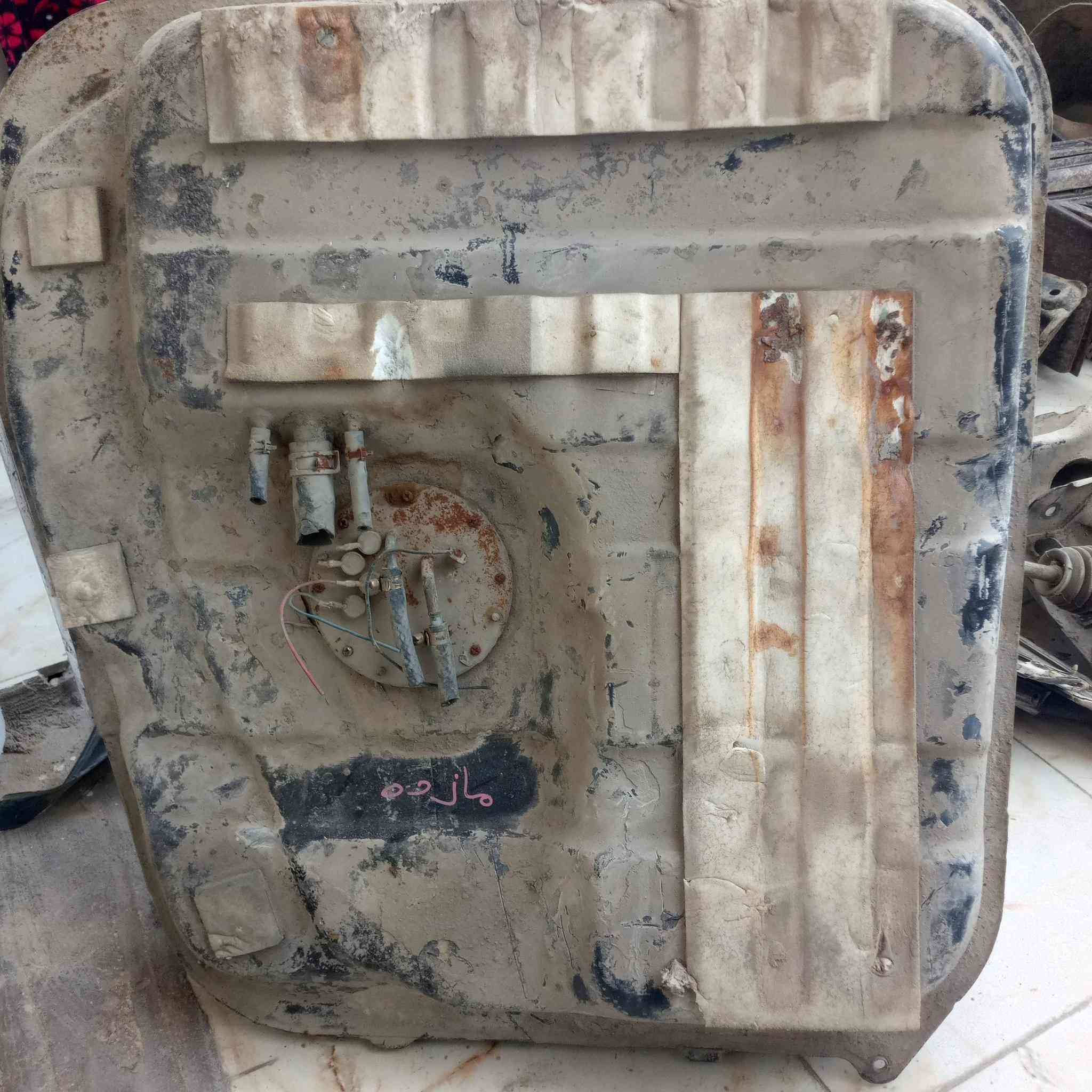 قطع مازدا 929 وبعد موجوده اغراض للبيع ***********
