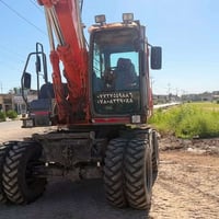 حفارة هيتاشي • ١٤٠٠٠ ساعة • ١٦٠ فول