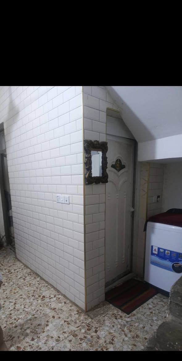 دار للبيع الامين ٢ منطقه القلعه المساحه ٤٥ طابقين 
السعر ٧٠ وبيه مجال تفاصيل داخل الصور او الاتصال ***********
