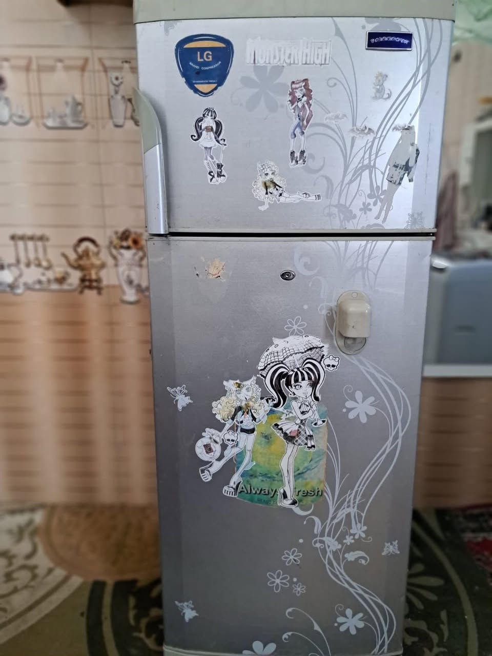 غراض للبيع يريدهن كلهن صاحبهم ب٧٠٠ ميبيع مفزد وهذا رقه***********
