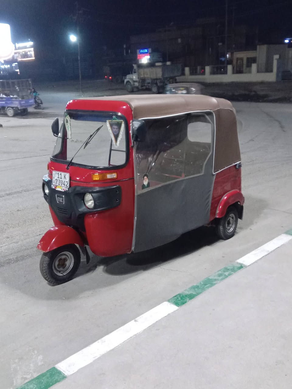 18 شهر العاشر رقمه وسنويه ما بيها صبغ للبيع عنوان بغداد
***********
