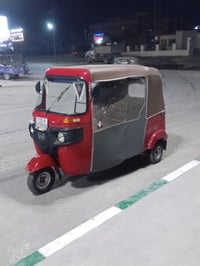 18 شهر العاشر رقمه وسنويه ما بيها صبغ للبيع عنوان بغداد 07747082548