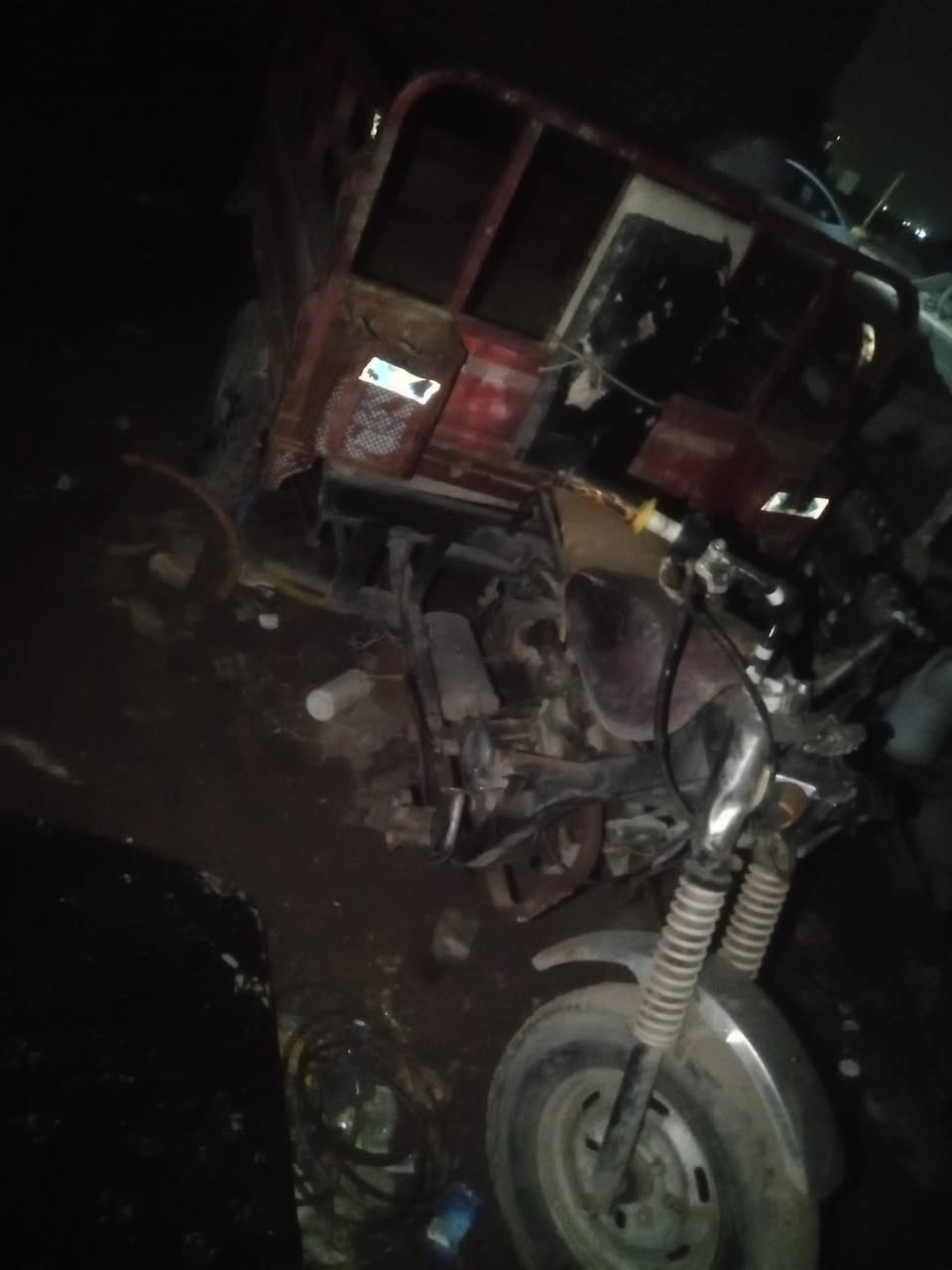 دايوان موديل ١٢ ااوراق اصولية مكينة دايوان ناعمه  سعرها ٦٠٠ نقصها باتري وجعمقة بيها  بداية خرطة  ستوته مالخبزة مكاني  بغداد الحسينية مالراشدية بداية  شارع الحشد


**إذا كنت صاحب هذا الإعلان وتريد حذفه لأي سبب، رجاءا أرسل رسالة إلى الدعم الفني**