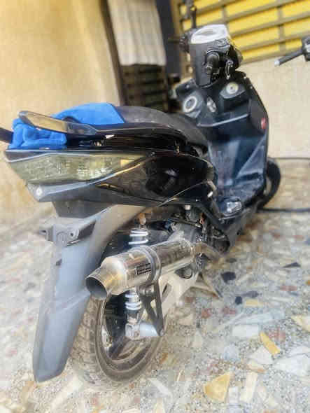 اسلام عليكم سكنس لد للبيع محرك ممفتوح ودراجه خير من الله الكهربائيات شغاله ومداريه بلدهن ابدل امزويل وبانزين محسن وبيه مضخم صوت نقصه جاملغ امامي مكاني بلديات  سعرها 850 وبيه مجال الاستفسار ***********
