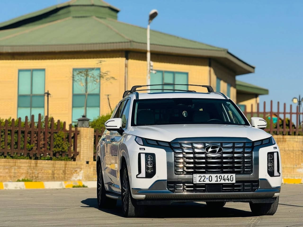 ماشاءالله ماشالله 
فخامة كوري 
هونداي باليسايد 2023 وارد كوري كلين كلين تايتل 
مواصفات كالوگرافي اخر مواصفات من باليسايد
فور ويل 4*4
داخل ابيض   
7 راكب 
تبريد مركزي 
صقف كنتارة  يعني شامو
بانوراما و سلايت دبل
رادار 360 درجة فول حساسات 360 درجة
كشن جلد 
كشنات كلهن كهربائي و كلهن تبريد و تدفئة
كشن VIP
كشن مساج 
ستيرن هيتر 
داتاشو يعني كيج عل جام 
بعد هواية موصفات 
سعر385$ مجال رقم اربيل 
***********
