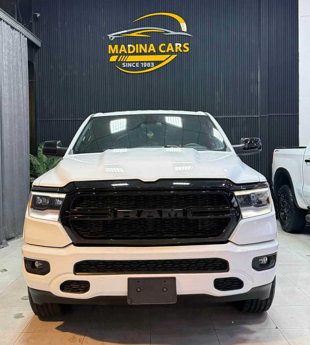 Dodge Ram 
2024 BigHorn
V8 - 5.7L - 4x4 

بسمە و شغال
شاشە و کامیرە
لایت لید
کوشینات جلد 
کوشینات هیتر
سوکان هیتر
باب طویل
بودی قصیر
دبل اکسل
رادار
ئوتو ستوب
ویل ٢٠

42.000 mile
3 قطعە صبغ
سعر 270 ورقە

***********
***********
