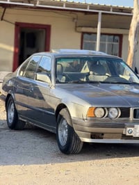 للبيع 525 بي ام دبليو  كير اوتماتيك  كير محرك شرط  السعر ￼50 $ بيها مج...