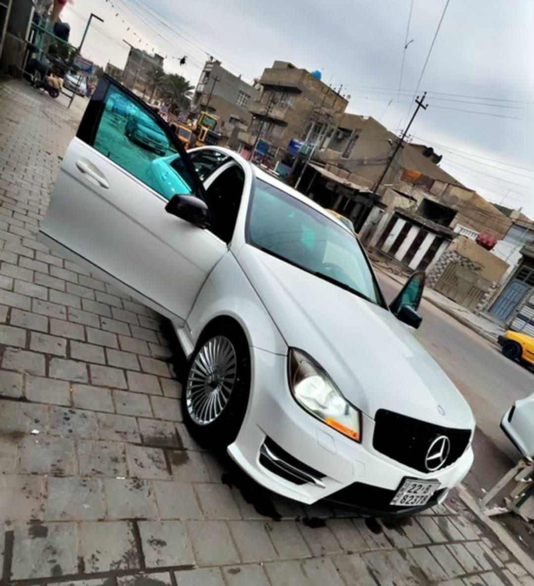 سلام عليكم ورحمة الله وبركاتة ماسدس C250 (2013)فول مواصفات مكينه اربعة سلندر تيربو 2500
رقم شمالية سنوية جديدة شرط التحويل 
مكاني البصرة المدينه الرياضية مقابل مجمع الامل السكني الاستفسار ***********
