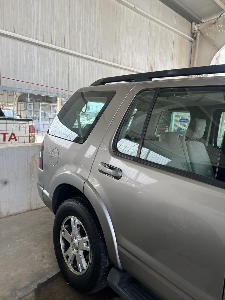 فۆرد ئێکس پلۆرێر مۆدێلی 2008 سفری شەریکەی نیڤا فول فول مواسەفات
٣ ریز کوشن دەبڵ ئەکسل سلایت سەیارەکە کلین تایتلە بەس  سەیارەکە کاسکێتی سوتاوە ئێمە ئاوا دەی فرۆشین نرخی قوفلی ٨٤ وەرەقە ***********
