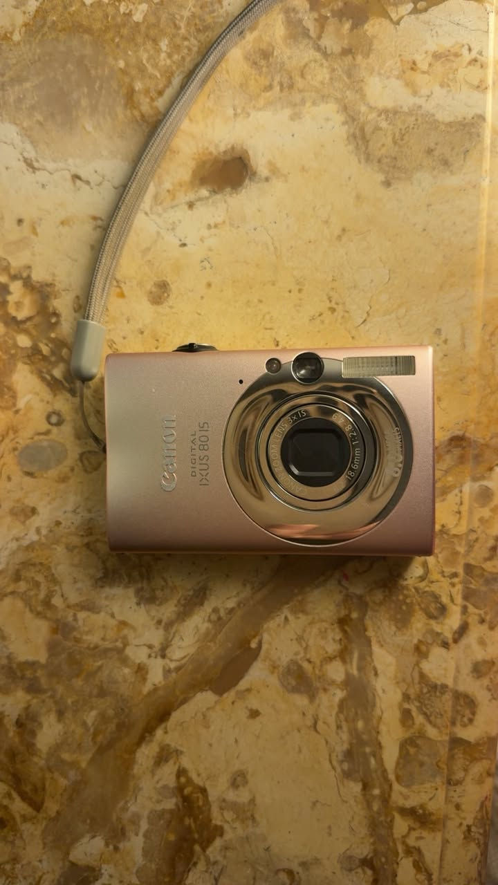 Pink Canon ixus 80 is🎀🩷
Like new✨
Comes with everything
Message for price or questions💬


**إذا كنت صاحب هذا الإعلان وتريد حذفه لأي سبب، رجاءا أرسل رسالة إلى الدعم الفني**
