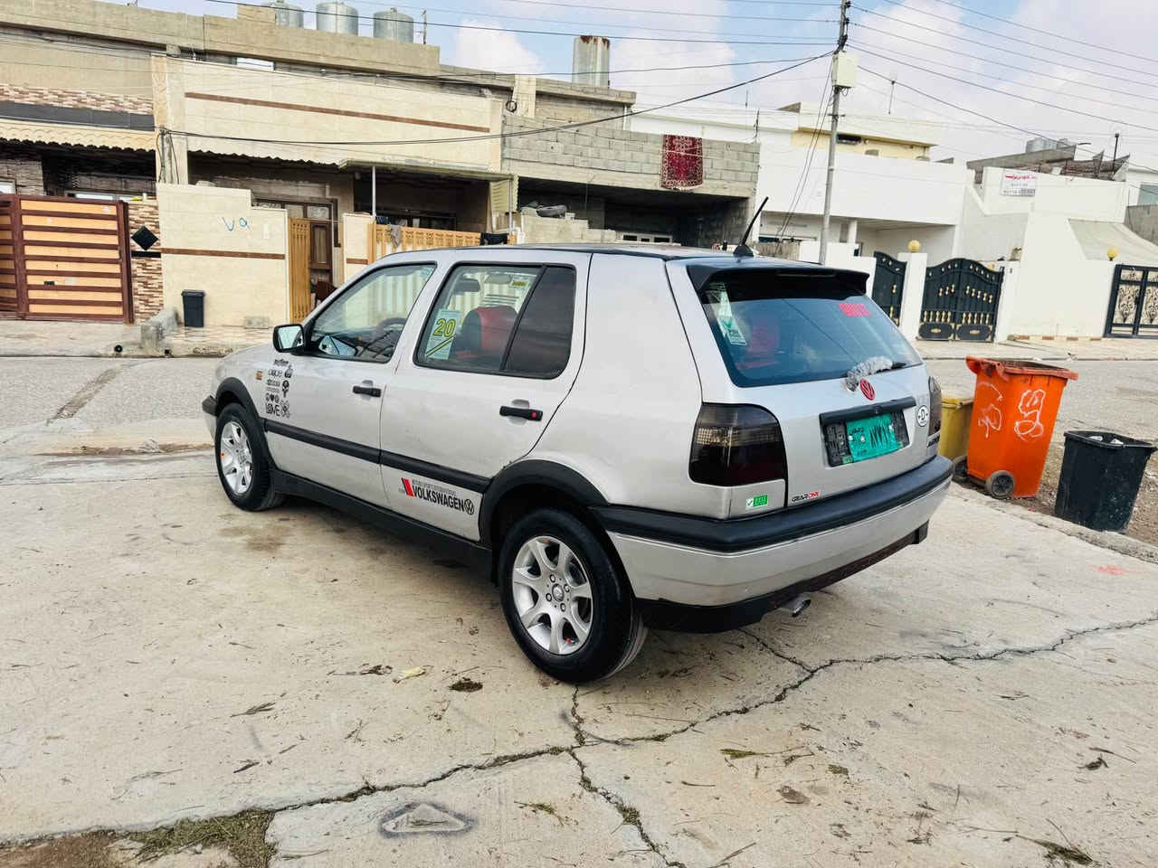 گۆلف بۆفرۆشتن مۆدیل 1993ڕەقەم ئەسلیە سەنەوی کەسکە وەکالەبەناوی خۆمانە بەشەرت وەرگەڕان وبڕاوەی بەشەرتە لێدراویشی نیە کارەبایی کامل مەزبوتە تازەبنیمان توندکردۆتەوە زۆرتوندوتۆلەمەکینەی کەمەدوکەلێکی هەیە گێری بێ حەیبە سەحری ٢٥وەرەقەومحامەلەیە جوابی کۆمێنت نادەمەوەهەموزانیاریەکانم نوسیوە گەرمشتەری تیل کە(***********)لەهەولێرەگۆڕینەوەناکات؟ أربيل, العراق
