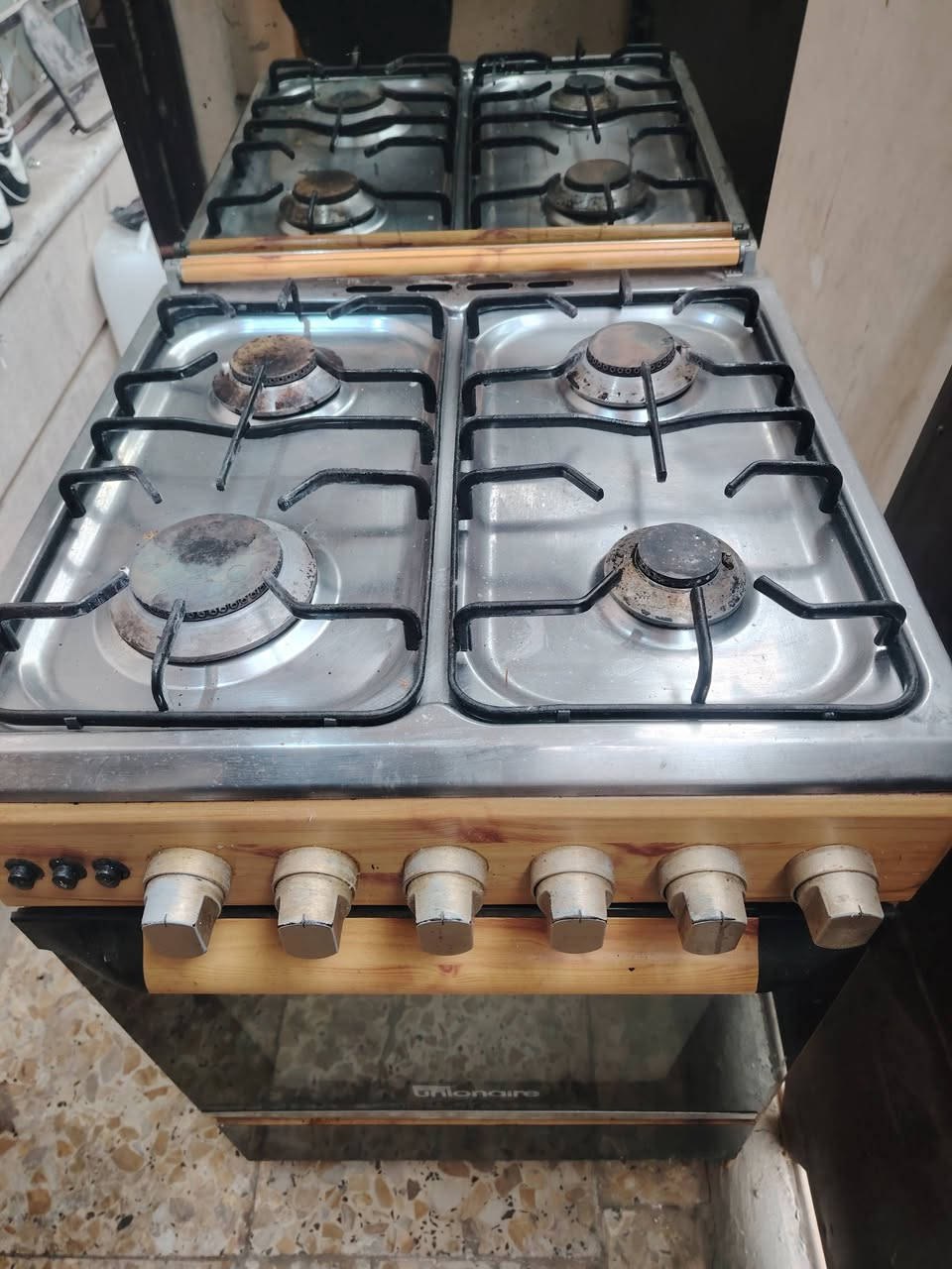 طباخ  4 مشاعل نظيف وشغال ع فحص مكاني بغداد الدورة  سعر 100 ***********
