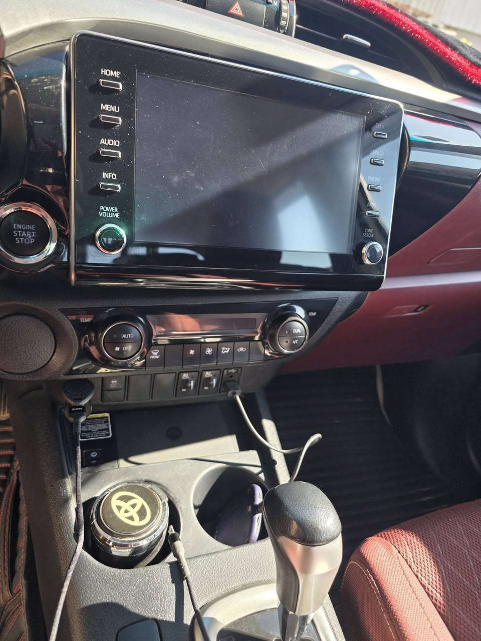 للبيع هايلوكس ٢٠٢٣ فول مواصفات ماشيه ٦٧ الف رقم بغداد للاستفسار الاتصال (***********)
