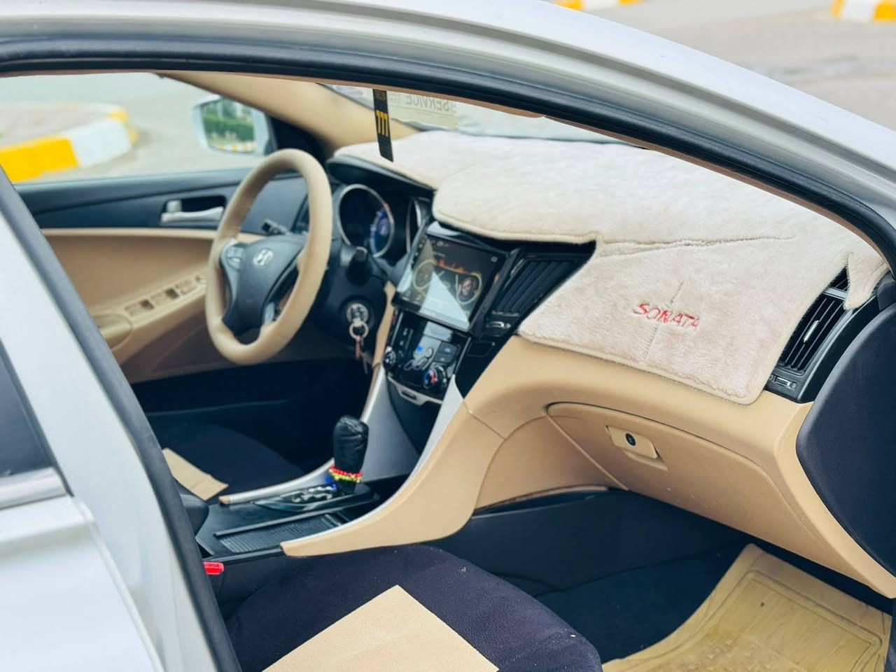 السلام عليكم...
للبيع...او مراوس

سوناتا خليجي 2010# سلفر 
رقم أربيل مسطره جديد  تريد تحويل او وكاله 
شرط التحويل والغرامات
سنويه 2031
ماشيه 245KM
⭐️محرك 2400دوش ما شرط لاتبخير ولاتنقيص 
🌟كير اتوماتيك بدون اي عيب مال بيت"
⚔️المواصفات⚔️ 
تحكم ستيرن 
اشاير بالمري 
حساسات +نظام ECo
اربعه 4️⃣ دسك 
تبريد قطعتين 

 🚘سياره جديده برغي ما ناقصها 

🚗سياره كلين خاليه من الصبغ والبارد والشخط السونار مرفق مع الصور☑️

سعرها 117 وبيهه مجال 

تايرات 4️⃣ جديدة 🆕 
صدر امامي خلفي كله جديد
مكان ديالئ الخالص
***********
