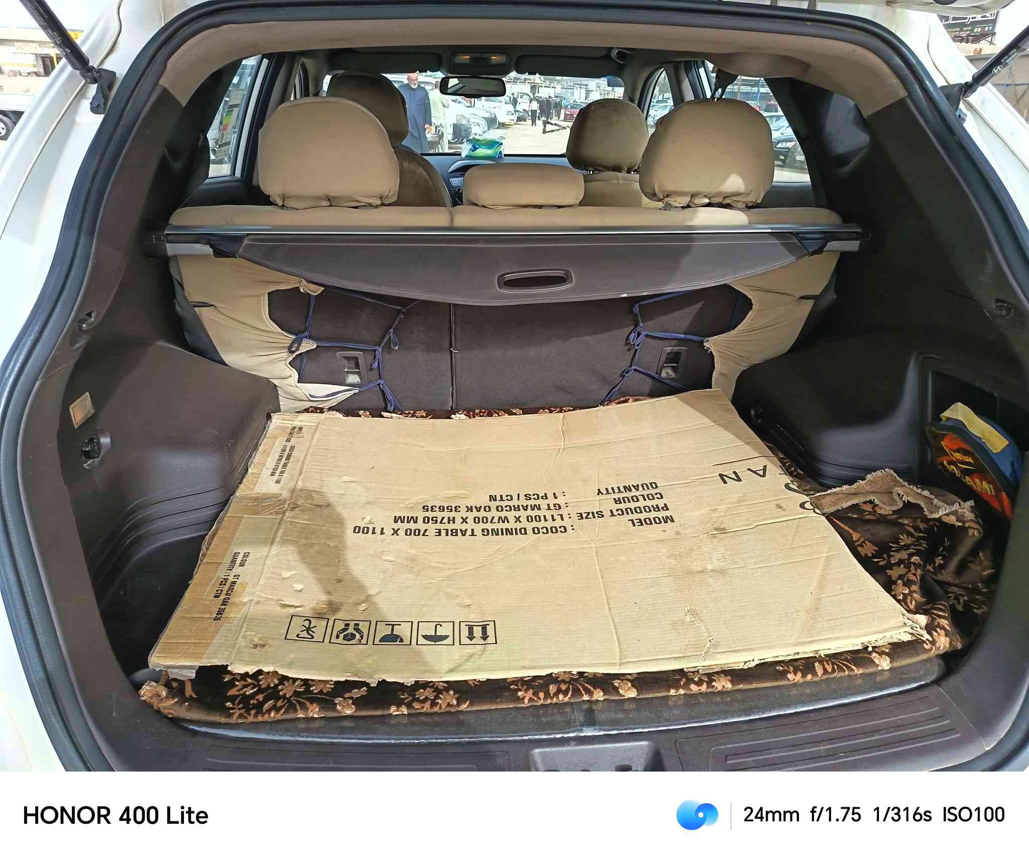 السلام عليكم ورحمة الله وبركاته توسان خليجي موديل ٢٠١٤ ماشيه ١٤١ بيه بارد باب السائق جهه اليمنئ والباقي مكفول كير محرك علئ الوكاله الاسبيرمانازل كتلوكات الشركه بيه سنويه جديده باسمي مانع انزلاق مانع انحدار مواصفات العنوان بغداد المحموديه السعر ١٤٧ وبيه مجال رقم الهاتف واتساب بي ***********
