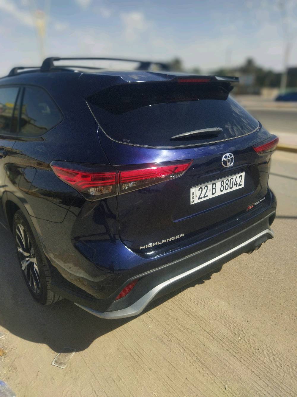 تويوتا هايلاندر VIP  XSE-AWD  موديل 2021  
محرك 6 سلندر بانزين 3500
كشنات تدفئة 
ستيرن تدفئة اوتو 
رادار تصادم ومسار 
تحديد سرعة مع الرادار قيادة 
نقاط عمياء بالمرايا 
فتحة سقف 
تحكم جهتين ستيرن 
صندوق كهرباء 
ليد اوتو  معروف ب xse 
التحكم بالأوضاع جنل ثلاثه طكات( طبيعي للطرق  ،رمال وحصى، ثلج )
انضمة قيادة ايكو ونورمال وسبورت
اوتو هولد 
سايد بريك بصمة 
تخم تاير بلادي جديد 
شحن وايرلس 
دبل كزوز رياضي يجي ب xse

حادثه جاملغ ودعاميه وصار بيه حادث بل عراق نص الجاملغ الخلفي وتبدل الباب وصبغ نص الباب مال مال صدر 

مكان السياره البصره 

الاستفسار *********** 
سعره 300