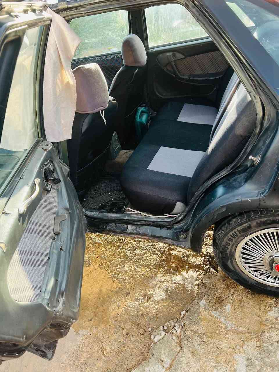 سڵاو ڕێز
دایۆ بۆ فرۆشتن مۆدێل ١٩٩٦
ئاڕمی سلێمانیە ماشەلڵە سیارەکە توند و تۆڵە 
گێڕ و مەکینەی بەشەرت سەرف و بوخار بەشەرت 
لە هەولێرە سیارەکە نرخی ١٥ گەڵا و مەجالێکی برایانە
*********** ئەزیزن ئێوە Singapore
