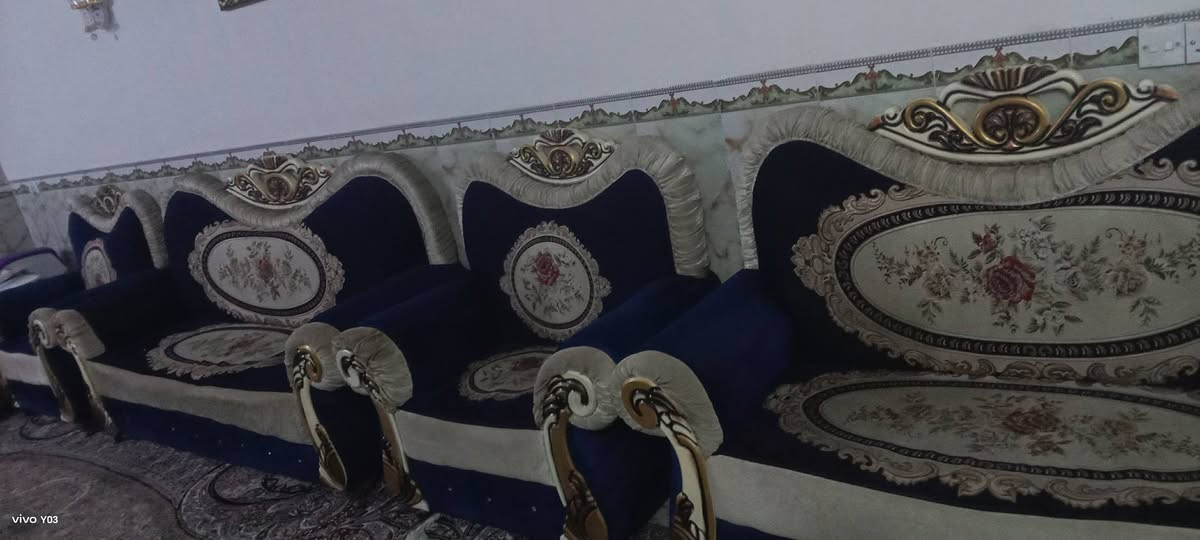 تخمين عشرين مقعد نظيف السعر 900مشروع المسيب***********
