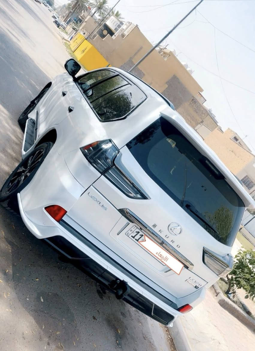 السلام عليكم للبيع فقط لكزز كورو 2019 ماشيه 50 الف حقيقي حقيقي بيها رصعه بارد بلجاملغ الامامي او بيها تكحيله كارت ممبينه ابد بلهلال الخلفي الباقي كله كفاله عامه السياره كلش نظيفه واحلى من الصور مكاني بغداد شارع فلسطين ***********
