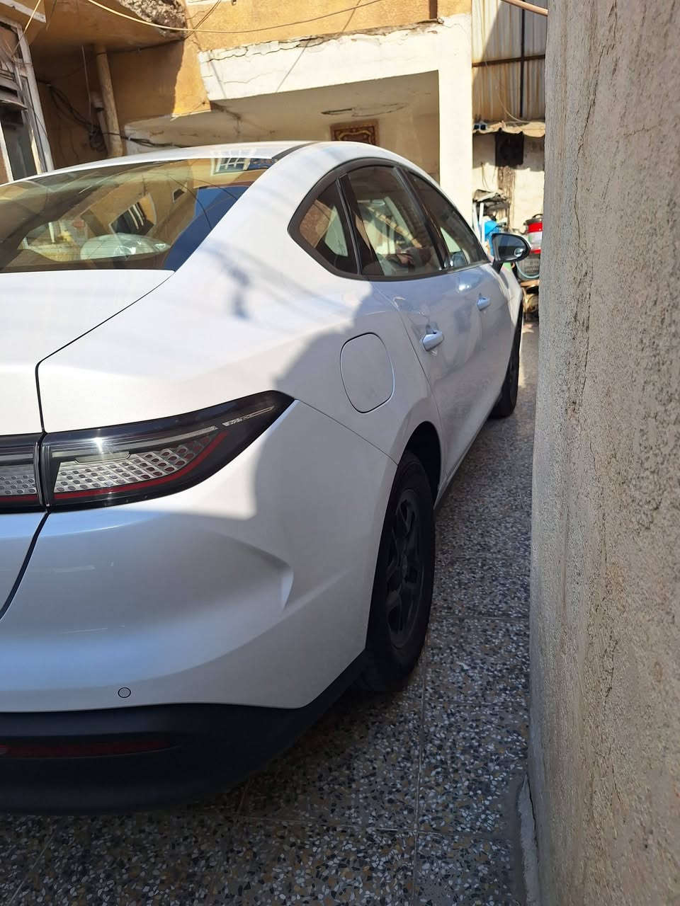 سلام عليكم BYD سيل5 موديل ٢٥ ماشيا ٤٠٠٠ رقم بغداد باسمي سيارة جديدة بيها بنيد مصبوغ وجاملغ ايسر بي بارد شي قليل موضح بلصورة مكاني بغداد السعر ١٧ مليون وبيها مجال ***********  الي يحب يتصل او يتواصل خاص والي ما تعجبة يذكر كلمة يا الله تحياتي
