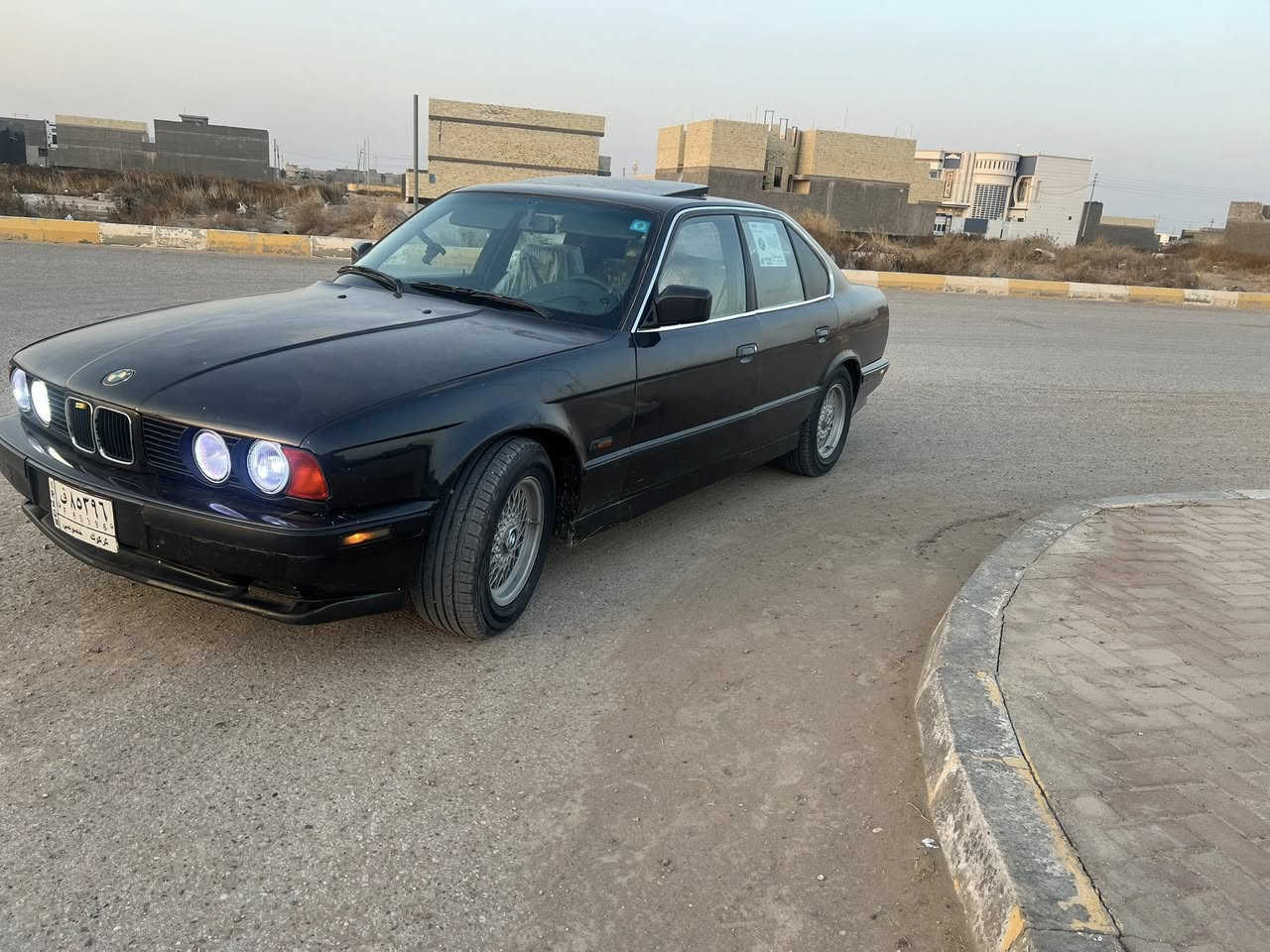 السلام عليكم
للبيع BMW

 : BMW 525i موديل 1990

 • محرك: 6 سلندر M50 بحالة جيدة

 • كير: (أوتوماتيك/) — []

….         حساسات رجوع خلفي

              كامره خلفي

 • تبريد: (شغّال/ويه لسويج)

 • كهربائيات: ضفيره كله مرتبه]

 • الداخل: نظيف ومابي اي غلطه

 • الأوراق: كاملة / تحويل فوري سنويه باسمي رقم كركوك

مكان السياره فلوجه

💵السعر: [٦٥ ]ورقه

📞للاستفسارات ***********
