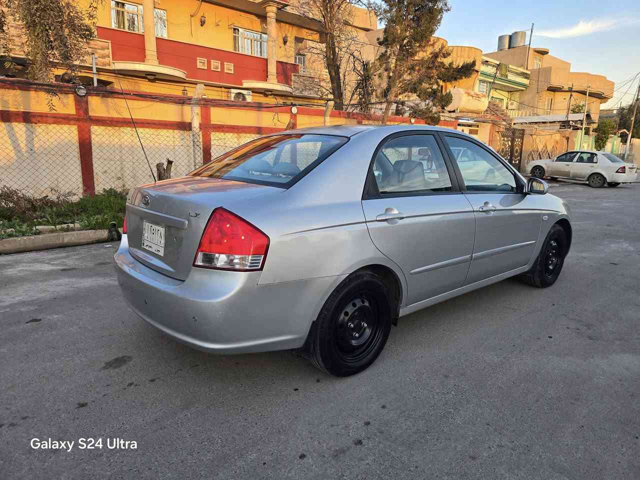 للبيع
سعر 87$
سيارة حيل نظيفة كلها وضع شركة 
كيا سيراتو موديل 2009 كوري ماشية 172
محرك 4 سلندر حجم 16 دوش شرط المحرك والكير 
رقم نينوى الماني سنوية جديدة شرط التحويل 
بيها كوبون بانزين ⛽️ 
🚫سيارة بدون صبغ
 سقف واكع عليه بلوكة وبي شوية  تعديل  بارد تعديل حلو ما يبين 
 تبريد ثلج  صدر امامي خلفي كله بشرط 
سيارة جاهزه ما تصرف عليها دينار 
موصل الايسر 
***********
***********
