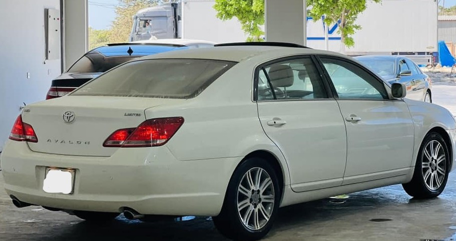 🚗 تۆیۆتا ئەڤەلۆن مودێل 2006
✨ نموونە لە جوانی ✨
      🚘 تەنها  ٣٦٠٠٠  کیلۆمەتر ڕۆیشتووە🚘
✔️ خەلیجی (مانگی 8)
✔️ گێر و مەکینە بە شەرت (برغویی نەکراوەتەوە)
✔️ بۆیاخ بە شەرت – قەترە بۆیاخی نییە
✔️ تەنها لە 3 شوێن دەعامیەکانی شوختی هەیە (خۆم دڵم نەهاتووە چاکی بکەم -لە رەسمەکانیش دیارە)
✔️ فول مواسەفات
✔️ دوو بەسمە و سڵاید
✔️ سەنەوی تازە تا 2027
✔️ زۆر کەم ڕۆیشتووە

🚘 ئۆتۆمبێلەکە زۆر پاک و ماڵی دۆستە
تکایە گەر موشتەری نیت سەرمان مەئیشنە 
💰 بۆ زانینی نرخ:
تکایە لە کۆمێنت "نرخ" بنووسە
→ هەموو زانیارییەکان ڕاستەوخۆ بۆ مەسنجەرەکەت دەنێردرێت 📩

🌟 DASTY2 – کوالێتی و متمانە
********************************************************************************************************
🚗 تويوتا أفالون موديل 2006
✨ نموذج في الجمال ✨
🚘 الممشى فقط 36,000 كيلومتر 🚘

✔️ خليجي (شهر 8)
✔️ الجير والمحرك بشرط (لم يتم فتحه)
✔️ الصبغ بشرط – لا يوجد أي صبغ قطرة
✔️ يوجد فقط خدوش خفيفة في 3 أماكن من الدعامة (لم يقم المالك بإصلاحها – واضحة في الصور)
✔️ فل مواصفات
✔️ بصمتين وسلايد
✔️ سنوية جديدة لغاية 2027
✔️ ممشى قليل جداً

🚘 السيارة نظيفة جداً واستعمال بيت

💰 لمعرفة السعر:
يرجى كتابة "السعر" في التعليقات
→ سيتم إرسال جميع التفاصيل مباشرة إلى رسائلك الخاصة 📩

🌟 DASTY2 – Quality & Trust


**إذا كنت صاحب هذا الإعلان وتريد حذفه لأي سبب، رجاءا أرسل رسالة إلى الدعم الفني**