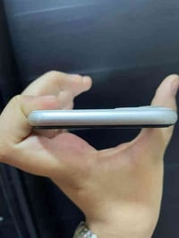 آيفون 11 عادي📱  بطارية75🔋  ذاكرة128💾  نضافه ماعده ضربتين موضحه بل صوره...