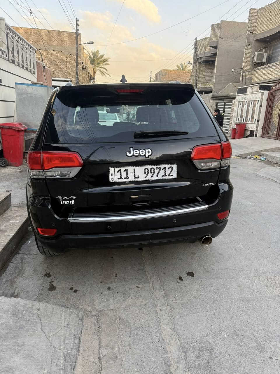 السلام عليكم للبيع وارد أمريكي جيب كراند شيروكي حادث جاملغ خلفي موديل 2019و بيه ضربه جاملغ الأمامي ماشيه 110الف مكان السياره بغداد المدينه الرقم *********** سعر 225
