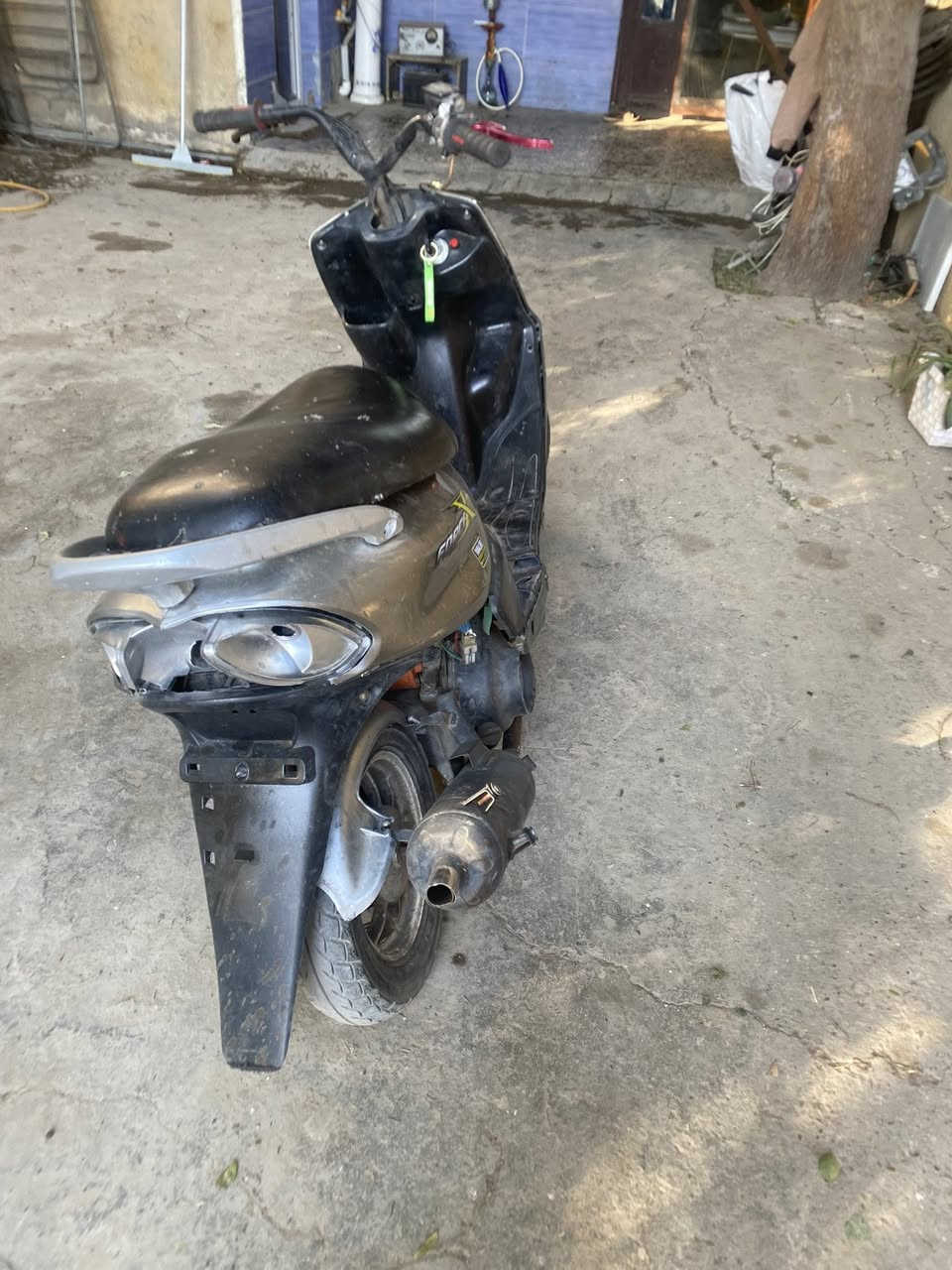 سلام عليكم دراجه قجمه للبيع أو مراوس  الدرجه شوفت عينكم مكينته زينه مكان بياع شرطه الخامسه سعر ٢٠٠ قفل ***********
