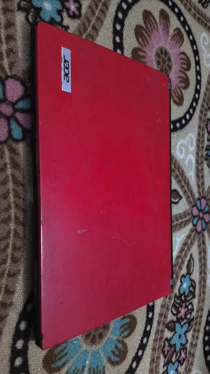 السلام عليكم
لابتوب للبيع 
acer
المعالج: core i5 الجيل الرابع 
كرت الشاشة: 4GB
الرامات: 6GB 
وياه شاحنه + ماوس 

*ملاحظة: الجهاز مثل شفتو بالفيديو اشغله يشتغل شوية بعدها يرجع يطفه اخذته للمصلح كال بطارية 
اني ابيعة الك هيج 
السعر ( 80 الف ) وبي مجال 
للاستفسار ***********
